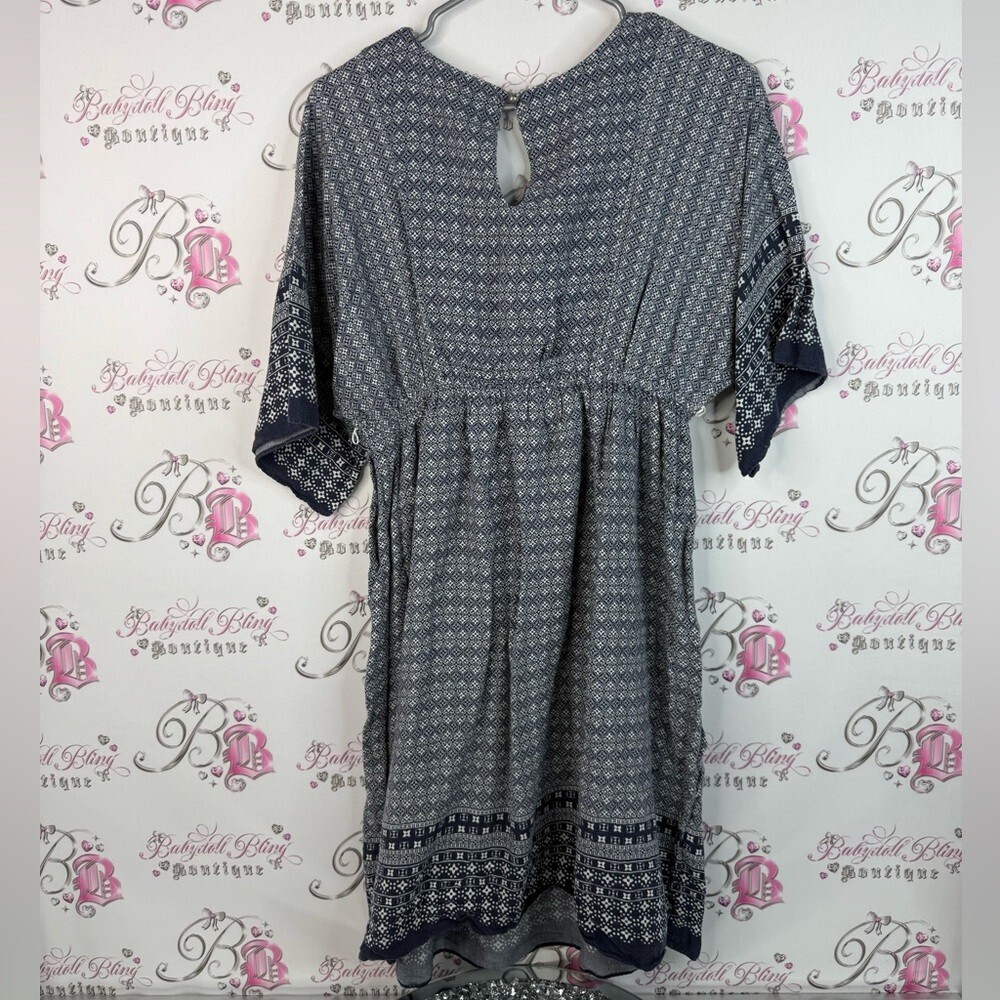 Wendy Bellissimo dress floral print blue Navy and White Geometric Dress keyhole - Picture 2 of 12